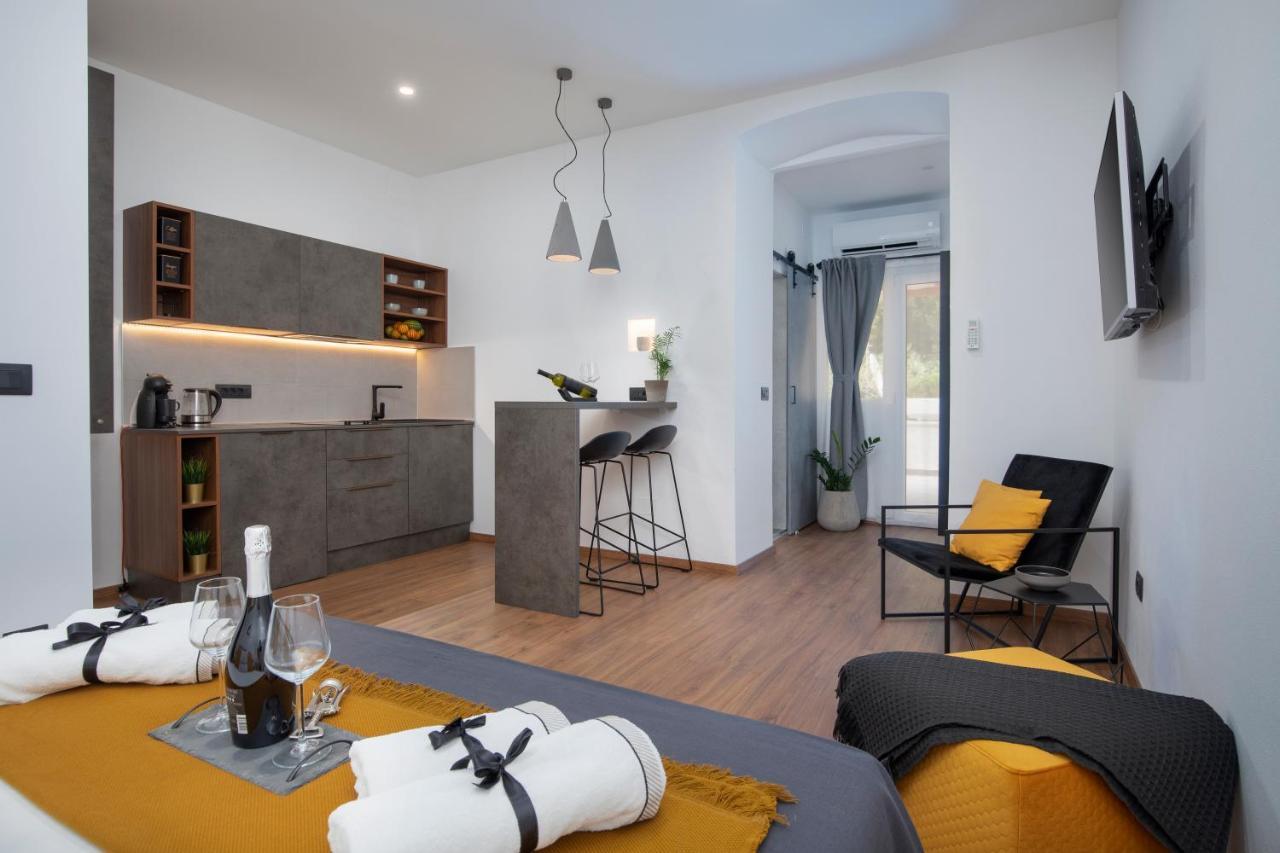 Deluxe Rooms And Apartments Korzo PUY Exterior foto